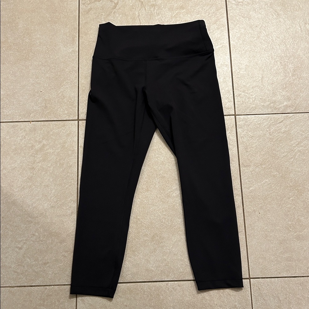Lululemon Wunder Train High-Rise Crop 23" Size  8 Black Leggings